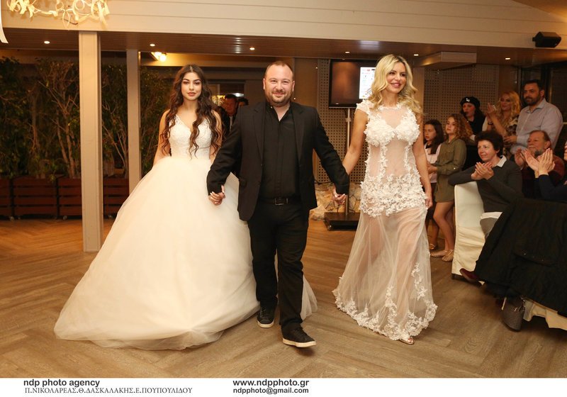 Δείτε πώς είναι η Τάρια Μπούρα σήμερα -Στην πασαρέλα με την 16χρονη κόρη της [εικόνες] | iefimerida.gr 9