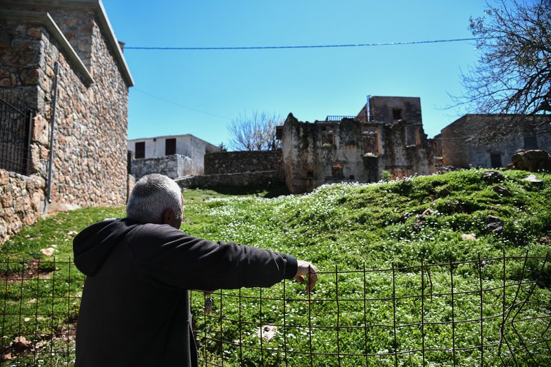 Αράδαινα: Το μικρό χωριό στα Σφακιά που ερήμωσε εξαιτίας μιας βεντέτας [εικόνες] | iefimerida.gr 0