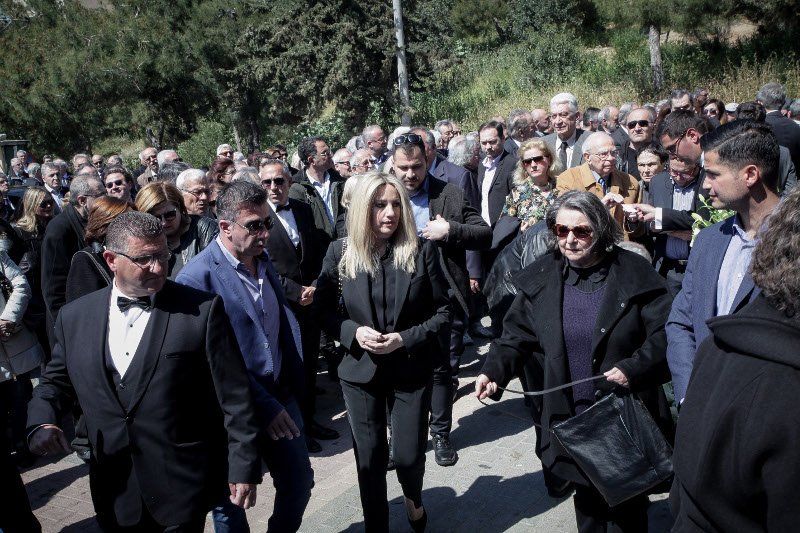 Το τελευταίο αντίο στον Αντώνη Βγόντζα- Ολο το ΠΑΣΟΚ ήταν εκεί [εικόνες] | iefimerida.gr 3