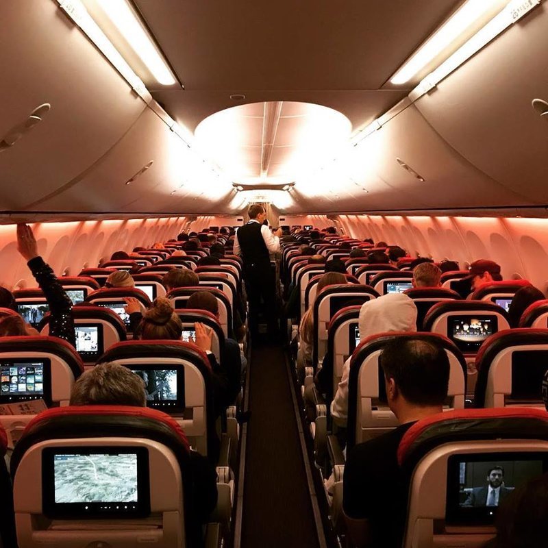 Το εσωτερικό ενός Boeing 737-800 / Φωτογραφία: Facebook