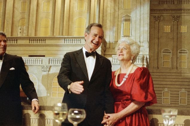 Τζένιφερ, η επί 12 χρόνια ερωμένη του Τζορτζ Μπους -Η Μπάρμπαρα ήθελε να αυτοκτονήσει όταν το έμαθε [εικόνες] | iefimerida.gr 9