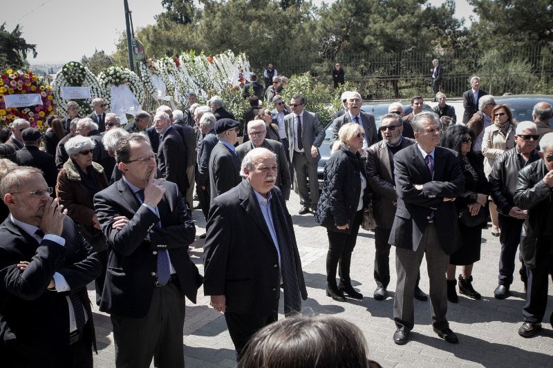 Και ο πρόεδρος της Βουλής στην κηδεία του Αντώνη Βγόντζα- φωτογραφία eurokinissi
