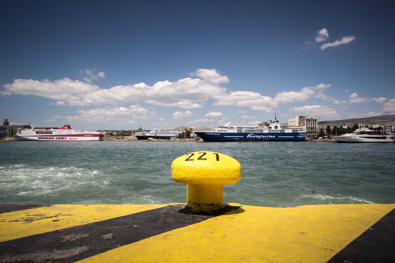 Το ΚΑΣ έβαλε φρένο στην επένδυση της Cosco στο λιμάνι του Πειραιά