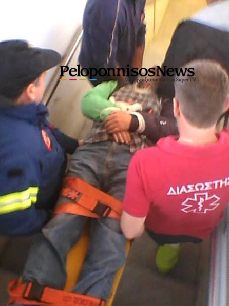 Εκτροχιάστηκε ο προαστιακός στους Αγίους Θεοδώρους -Τραυματίστηκαν πολίτες [εικόνες & βίντεο] | iefimerida.gr 1