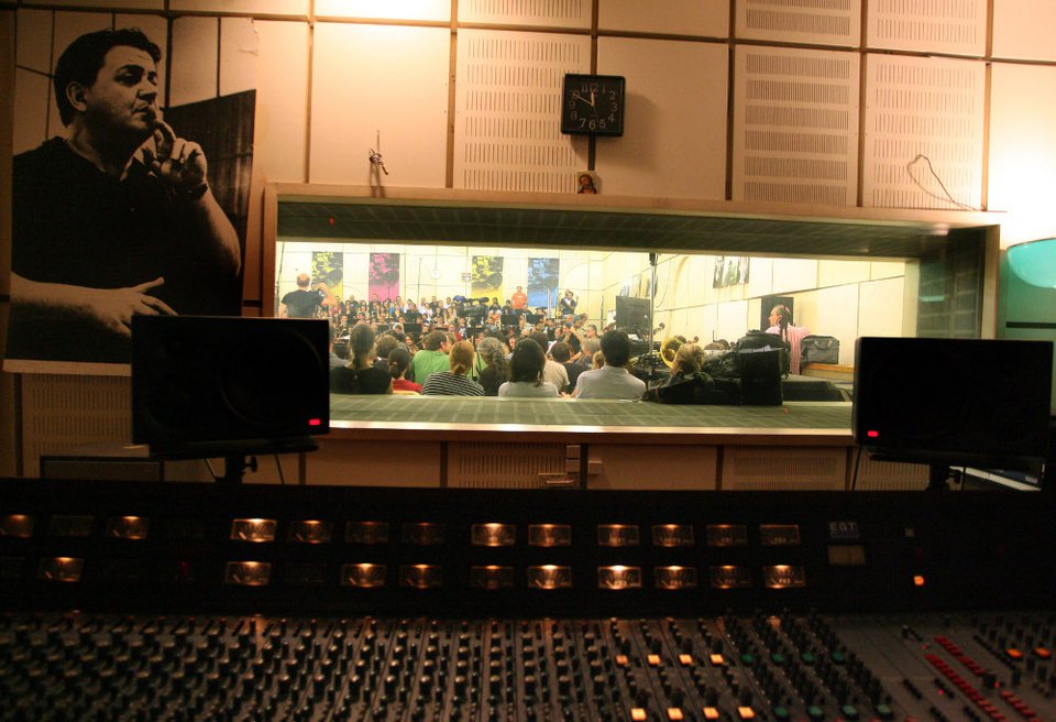 23 χρόνια χωρίς τον εμβληματικό Μάνο Χατζιδάκι [εικόνες & βίντεο]  | iefimerida.gr 2