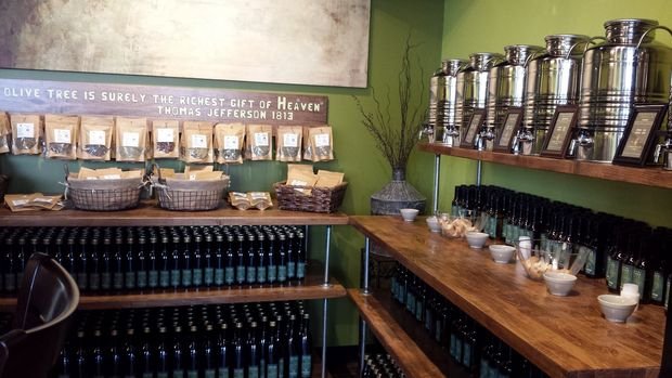 Αυτοί είναι οι δύο Ελληνες που μαθαίνουν στους Αμερικανούς τι θα πει ελληνικό λάδι -Θέλουμε να βοηθήσουμε τη χώρα μας, λένε [εικόνες] | iefimerida.gr 2