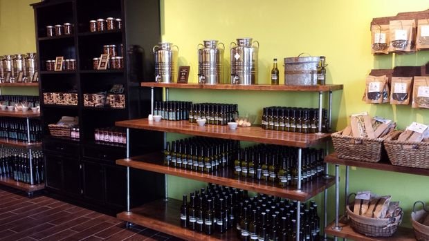 Αυτοί είναι οι δύο Ελληνες που μαθαίνουν στους Αμερικανούς τι θα πει ελληνικό λάδι -Θέλουμε να βοηθήσουμε τη χώρα μας, λένε [εικόνες] | iefimerida.gr 3