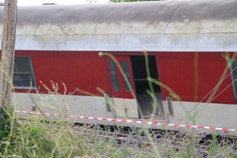 Τρόμος σε αμαξοστοιχία στη Βουλγαρία: Ενας νεκρός και 15 τραυματίες από εκτροχιασμό τρένου [εικόνες] | iefimerida.gr 6