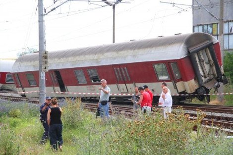 Τρόμος σε αμαξοστοιχία στη Βουλγαρία: Ενας νεκρός και 15 τραυματίες από εκτροχιασμό τρένου [εικόνες] | iefimerida.gr 4