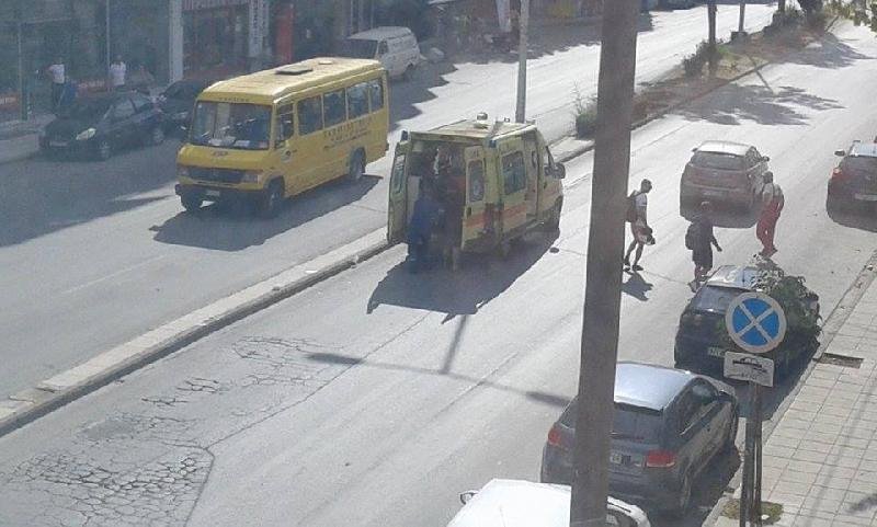 Λάρισα: Μηχανή παρέσυρε πεζό -Μεταφέρθηκε στο νοσοκομείο [εικόνες] | iefimerida.gr 1