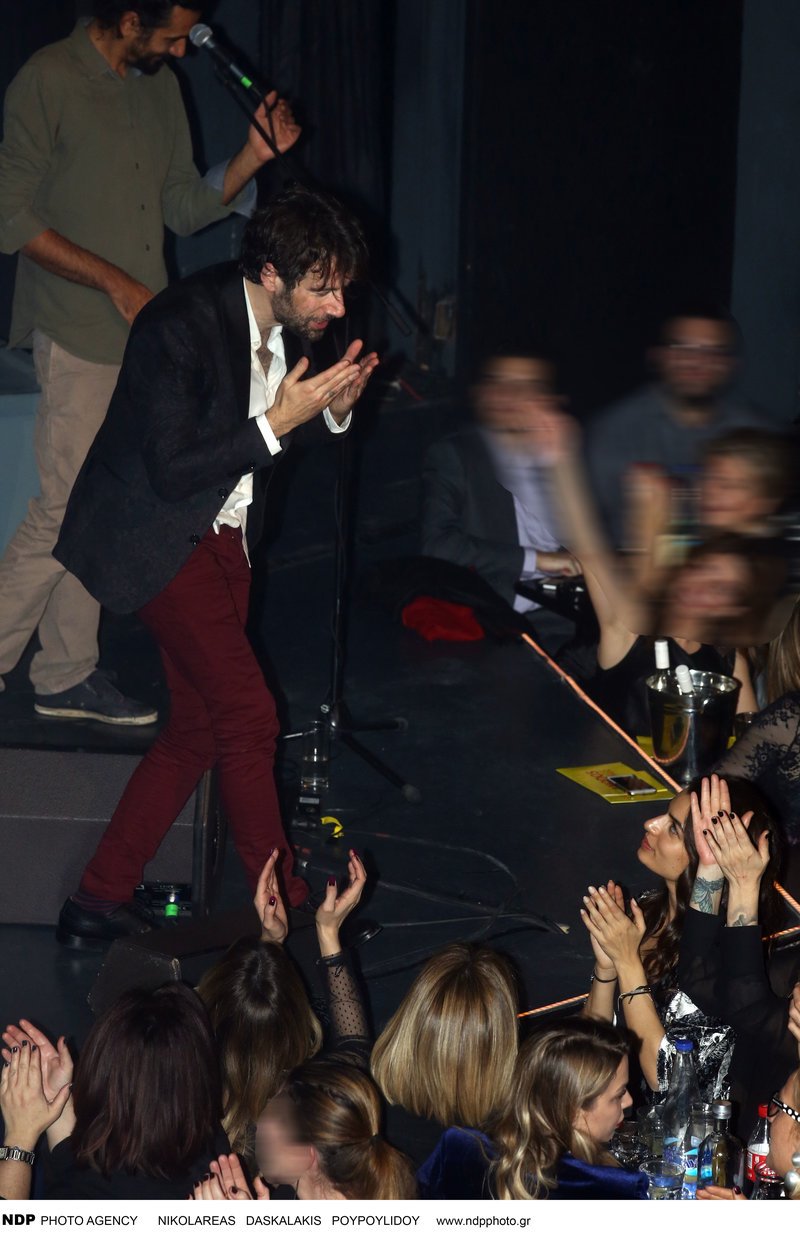 Στο μαγαζί που εμφανίζεται ο Μαραβέγιας άλλαξε χρόνο η Σωτηροπούλου -Της έστελνε φιλιά [εικόνες] | iefimerida.gr 3