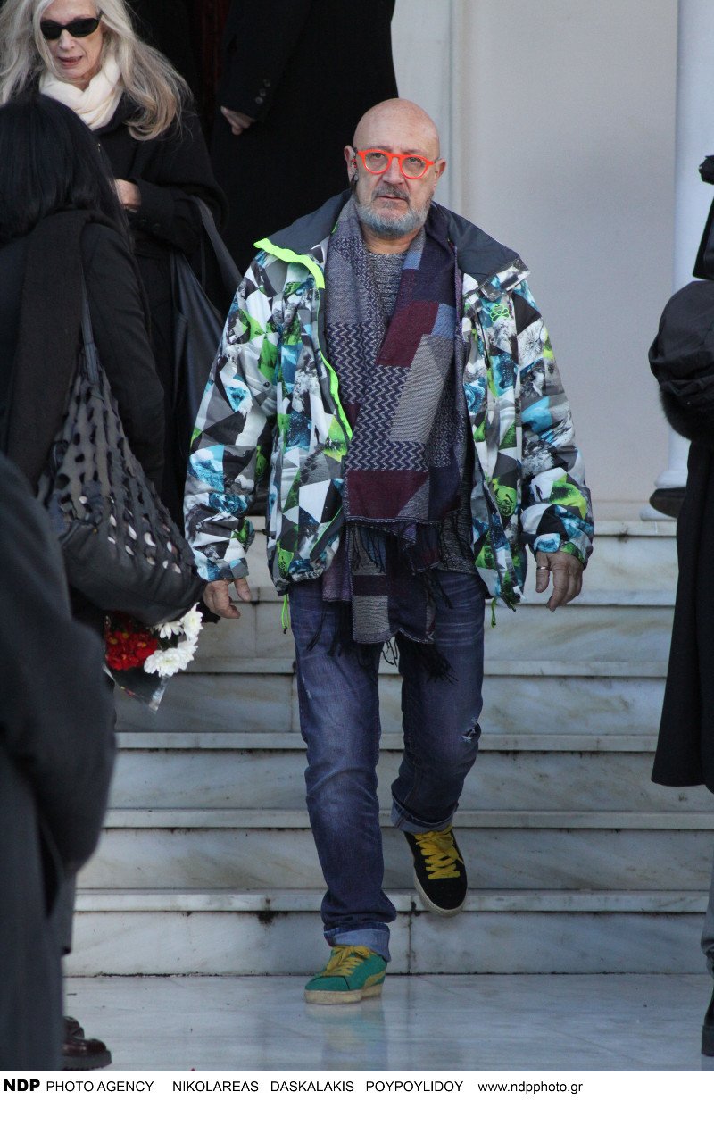 Το τελευταίο αντίο στον Αλέξη Μάρδα -Συντετριμμένη η Τάνια Τρύπη [εικόνες] | iefimerida.gr 6