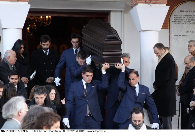 Το τελευταίο αντίο στον Αλέξη Μάρδα -Συντετριμμένη η Τάνια Τρύπη [εικόνες] | iefimerida.gr 0