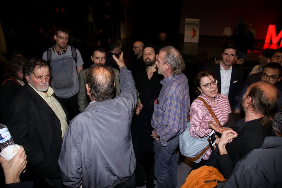 Ενταση με οπαδούς του Σώρρα στην παρουσίαση του νέου κόμματος Βαρουφάκη [εικόνες & βίντεο] | iefimerida.gr 4