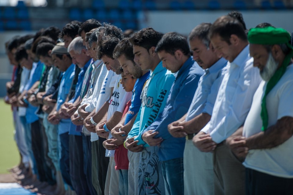 Οι μετανάστες γιορτάζουν το Ραμαζάνι στο Ελληνικό [εικόνες] | iefimerida.gr 4