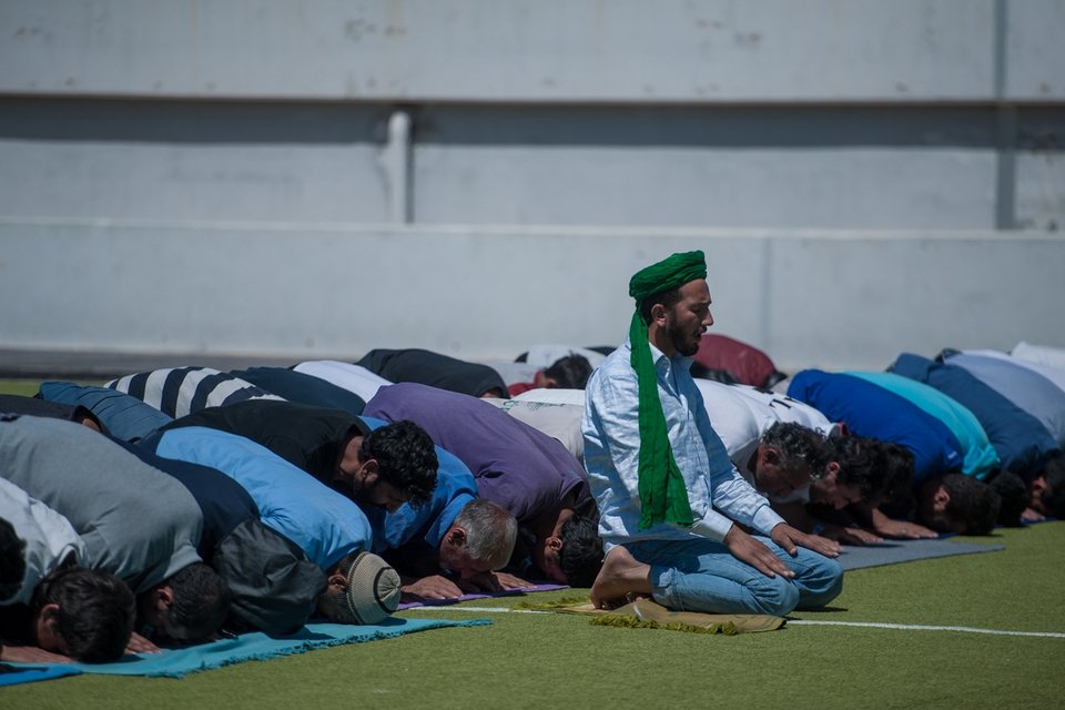 Οι μετανάστες γιορτάζουν το Ραμαζάνι στο Ελληνικό [εικόνες] | iefimerida.gr 5