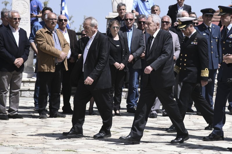 Αθάνατος φώναζαν αποχαιρετώντας τον ήρωα σμηναγό -Το τελευταίο αντίο [εικόνες & βίντεο] | iefimerida.gr 28