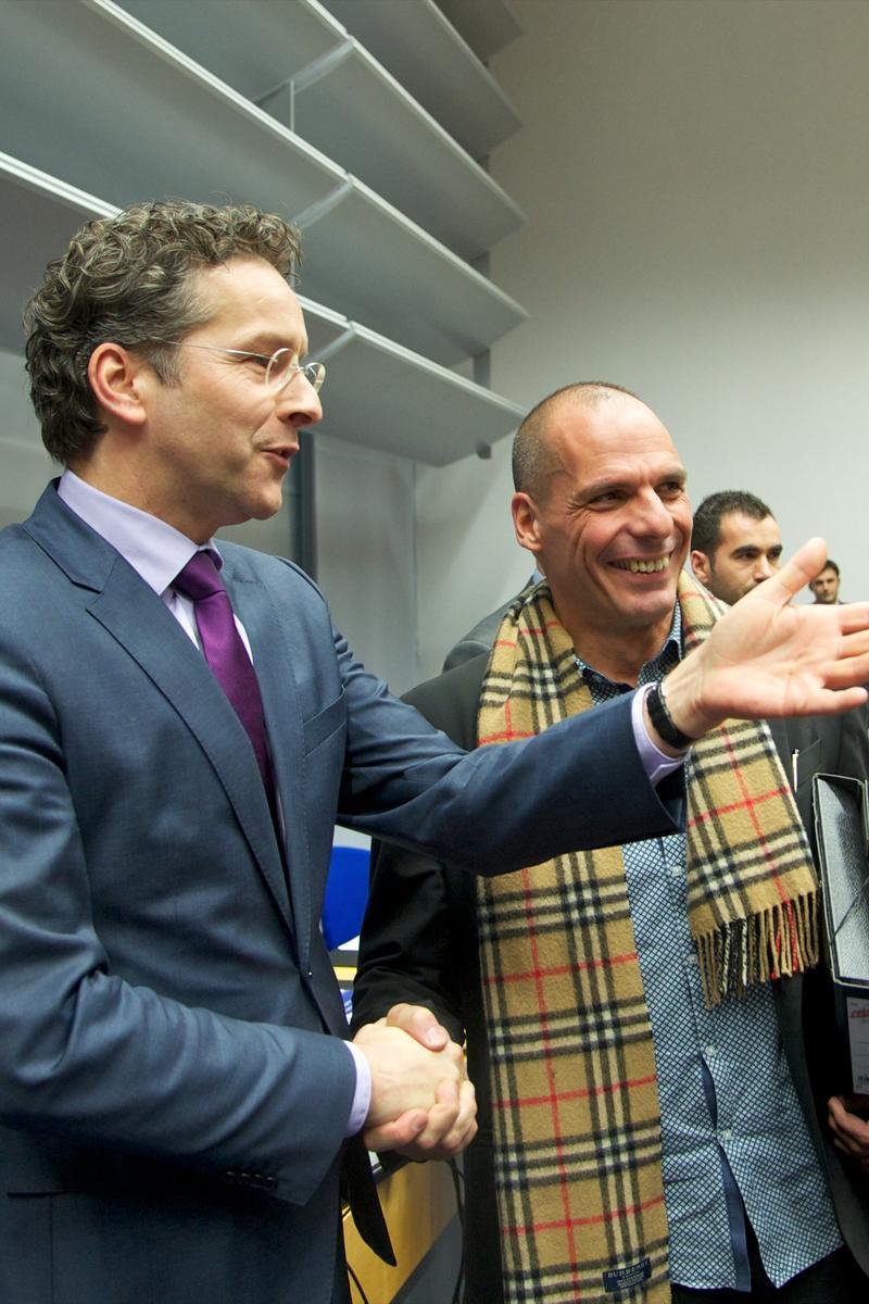 Ο Βαρουφάκης για πρώτη φορά σε Eurogroup με το πουκάμισο μέσα από το παντελόνι [εικόνες] | iefimerida.gr 4