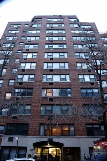 Σοκ στη Γουόλ Στριτ: Μεγαλοχρηματιστής δολοφονήθηκε από τον γιο του [βίντεο & εικόνες] | iefimerida.gr 1