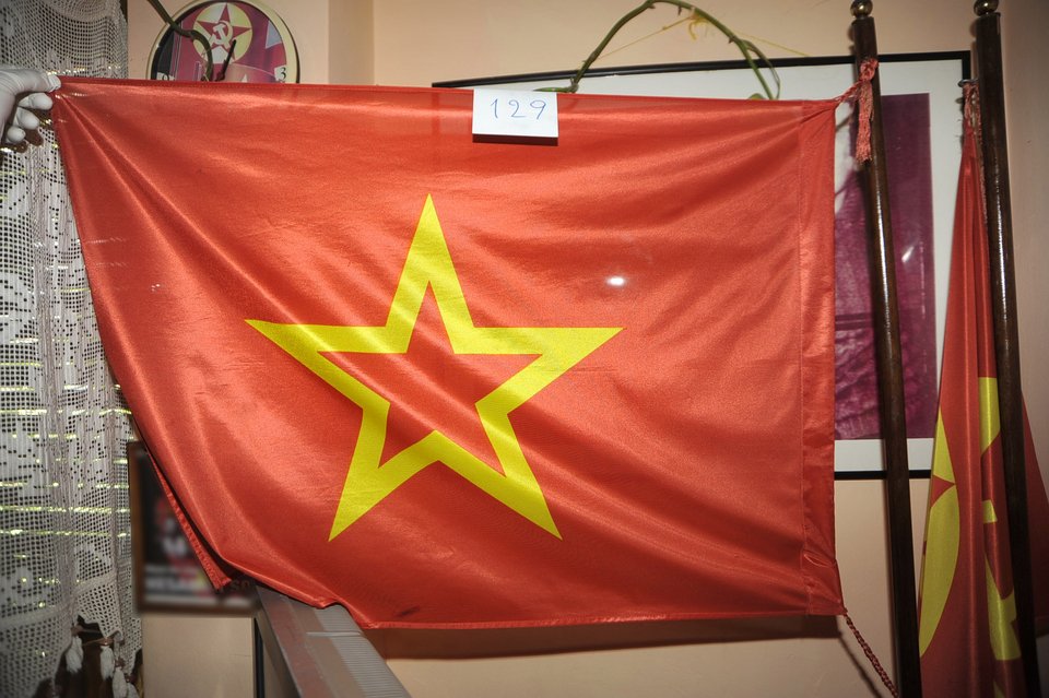 Τρομοκράτες της οργάνωσης DHKP-C οι συλληφθέντες για το φουσκωτό στη Χίο – Τι βρήκε η ΕΛ.ΑΣ. στη γιάφκα [εικόνες] | iefimerida.gr 0