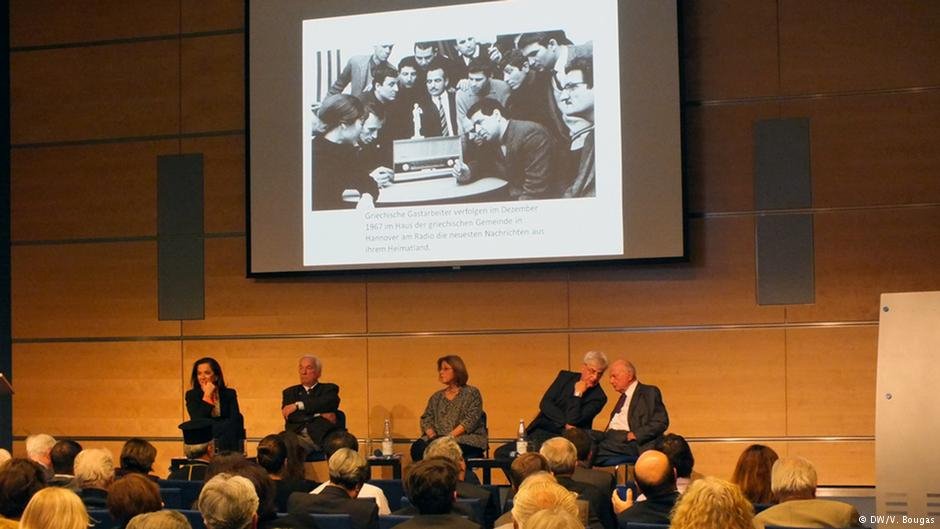 Η Βαυαρική Ραδιοφωνία τίμησε την ιστορική εκπομπή του Παύλου Μπακογιάννη [εικόνες] | iefimerida.gr 2