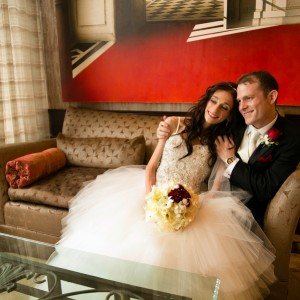 «Επρεπε να χωρέσω στο νυφικό μου 2 σακούλες οστομίας» -Μια νεαρή μιλά για τη μέρα του γάμου της [εικόνες] | iefimerida.gr 5