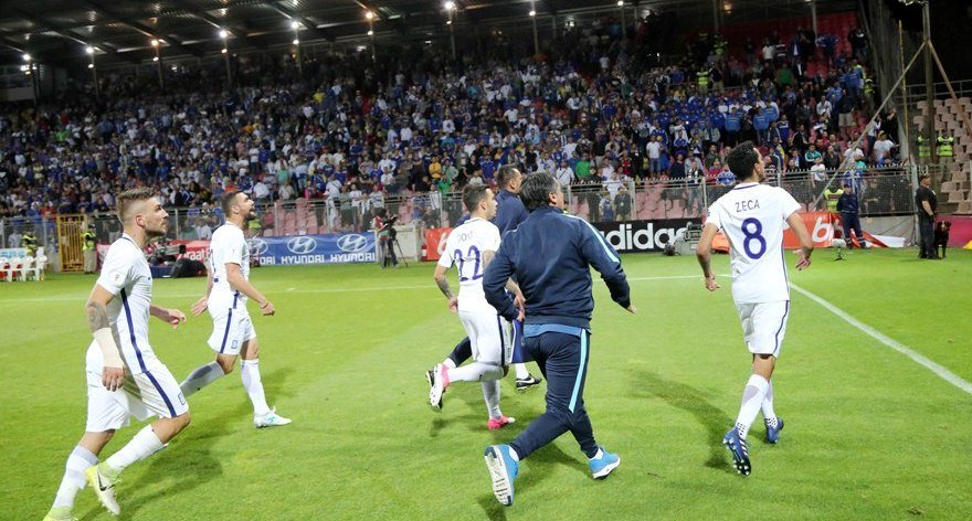 Οι διεθνείς φώναζαν στην Αστυνομία της Βοσνίας να σταματήσει το ξύλο στους Ελληνες οπαδούς [εικόνες] | iefimerida.gr 1