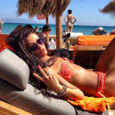 H Ελένη Φουρέιρα ποστάρει photo της με πορτοκαλί μπικίνι [εικόνες] | iefimerida.gr 0