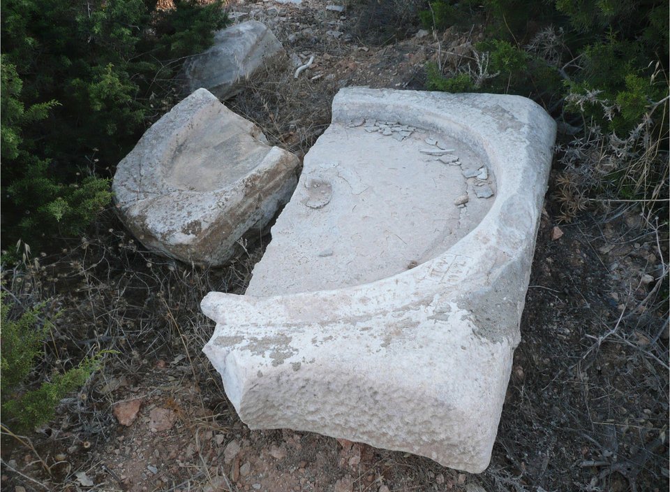Οπλα, αρχαία και ναρκωτικά -Ζευγάρι στην Αντίπαρο είχε τα πάντα στο σπίτι του [εικόνες] | iefimerida.gr 1