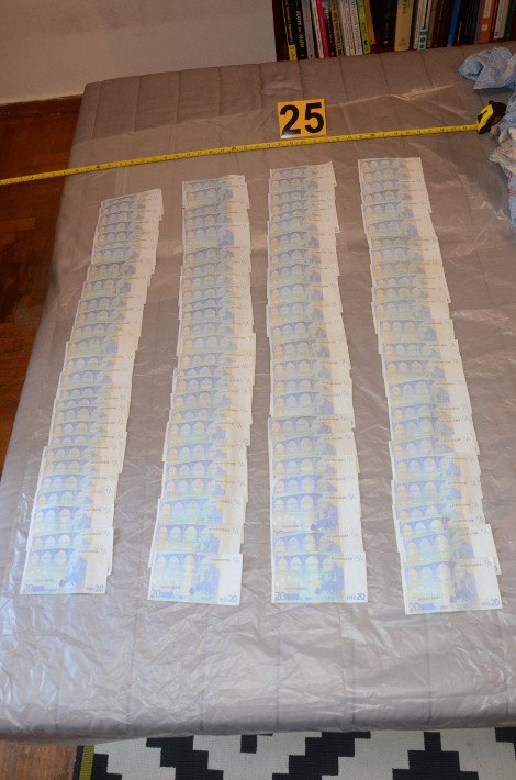 Εξι συλλήψεις από την αντιτρομοκρατική -Τέσσερις Ελληνες, μια Ελληνίδα και ένας Αλβανός [εικόνες] | iefimerida.gr 1