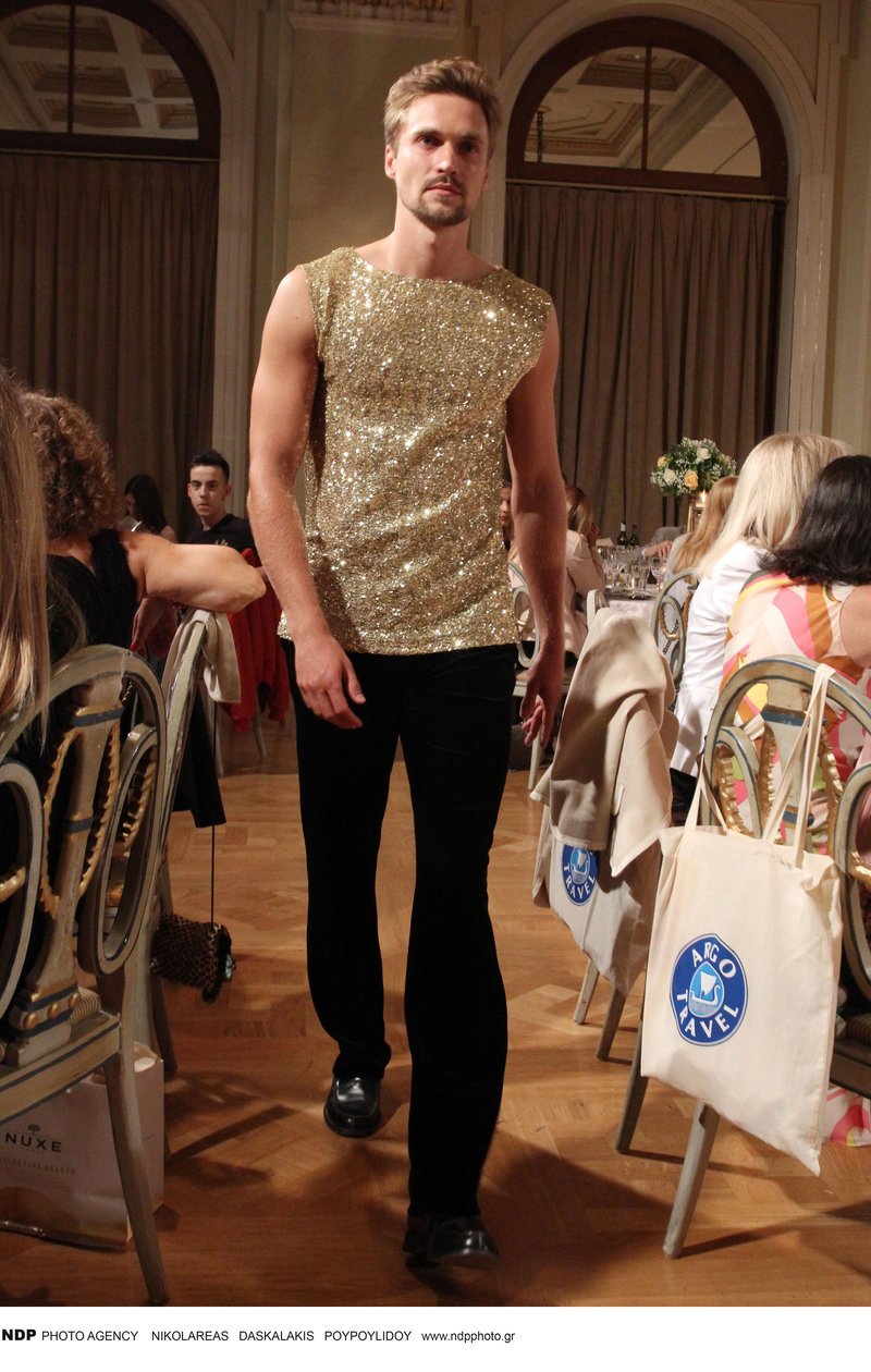 Γαλλικός αέρας στην καρδιά της Αθήνας -Οσα έγιναν στην επίδειξη Pierre Cardin [εικόνες] | iefimerida.gr 2