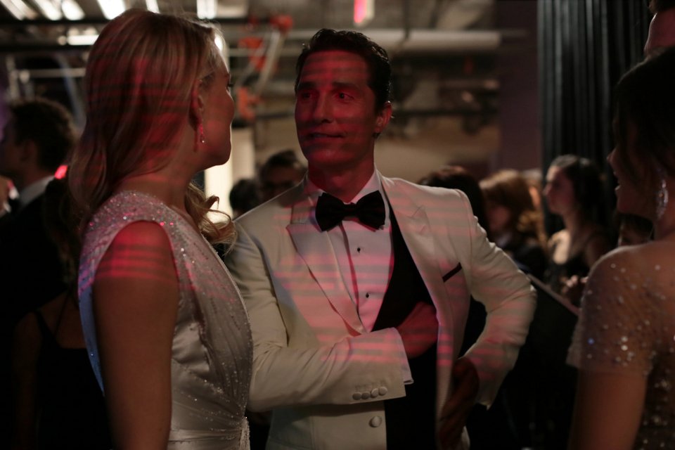 Στα παρασκήνια της απονομής των Οσκαρ: Παθιασμένα φιλιά, φάρσες, και το μυστικό για να μην έχουν δαχτυλιές τα αγαλματίδια – Οι σταρ όπως δεν τους ξανάδαμε [εικόνες] | iefimerida.gr 8