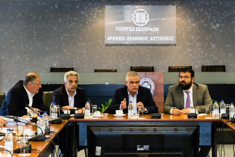 Σύσκεψη Τόσκα-Βασιλειάδη για τη βία στα γήπεδα -Τι αποφασίστηκε [εικόνες] | iefimerida.gr 0