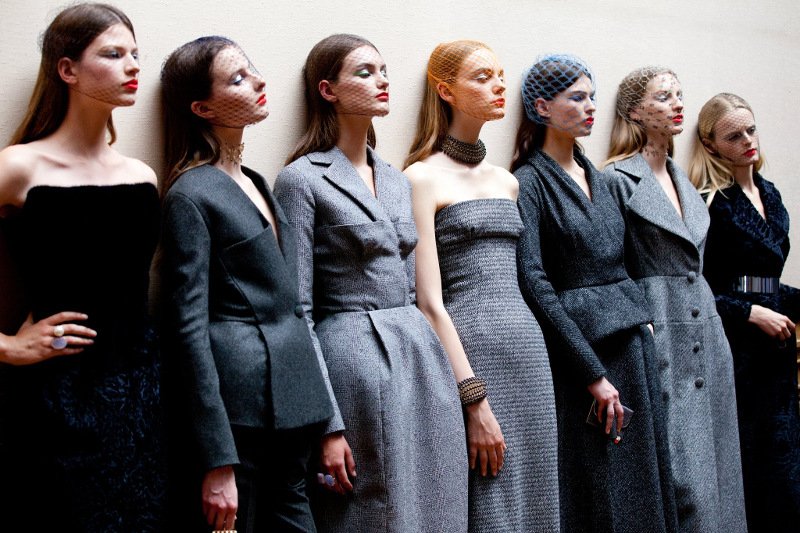 Αποχώρησε από τον Dior ο Ραφ Σίμονς - Αναζητά καλλιτεχνικό διευθυντή ο οίκος [εικόνες] | iefimerida.gr 7