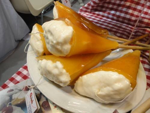 Ο Βαρουφάκης έγινε και... λαμπάδα για το Πάσχα [εικόνες] | iefimerida.gr 1