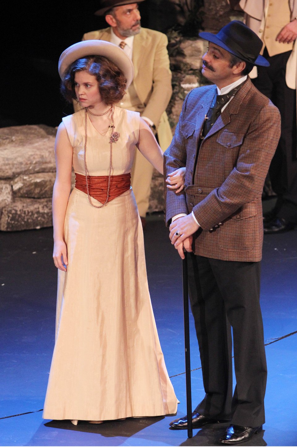 Καυτά φιλιά για Κούρκουλο και νεαρή ηθοποιό [εικόνα] | iefimerida.gr 0