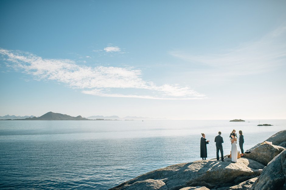 Ισως ο ομορφότερος γάμος όλων των εποχών -Στην άκρη ενός γκρεμού στα νορβηγικά φιόρδ, εκεί που ενώνεται ο ουρανός με τη γη [εικόνες] | iefimerida.gr 16