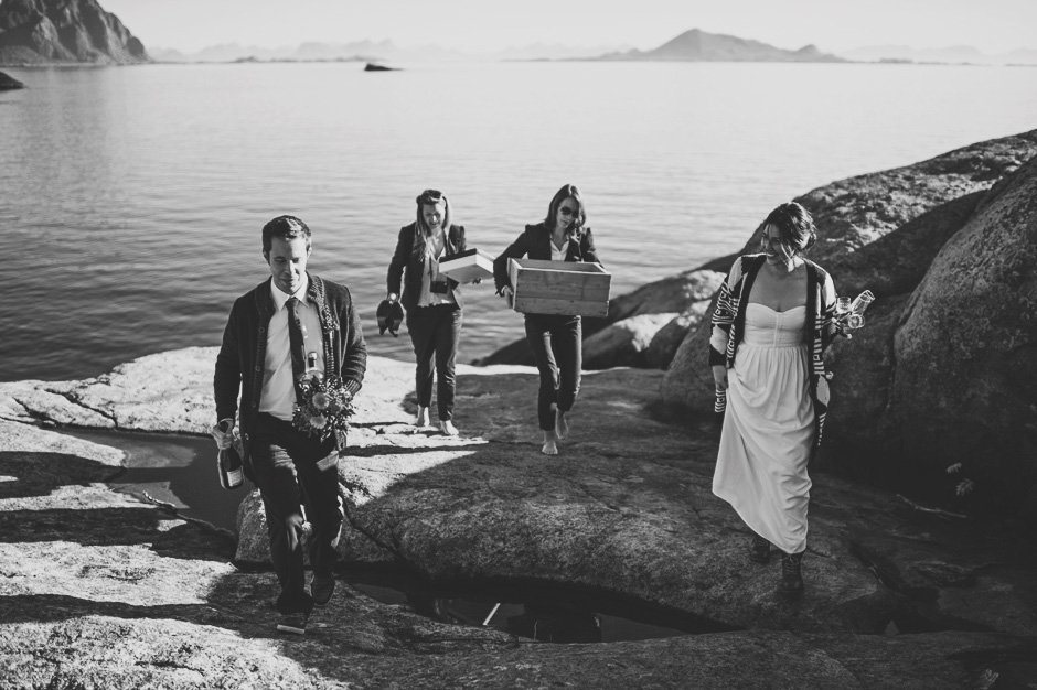 Ισως ο ομορφότερος γάμος όλων των εποχών -Στην άκρη ενός γκρεμού στα νορβηγικά φιόρδ, εκεί που ενώνεται ο ουρανός με τη γη [εικόνες] | iefimerida.gr 17