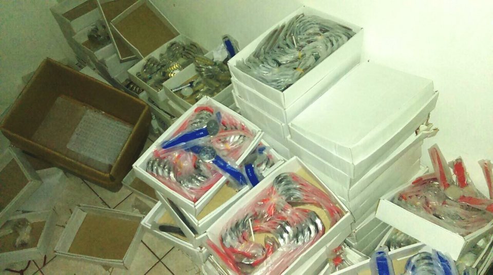 Εντοπίστηκε αποθήκη στην Ομόνοια με 117.000 «μαϊμού» αντικείμενα [εικόνες] | iefimerida.gr 0