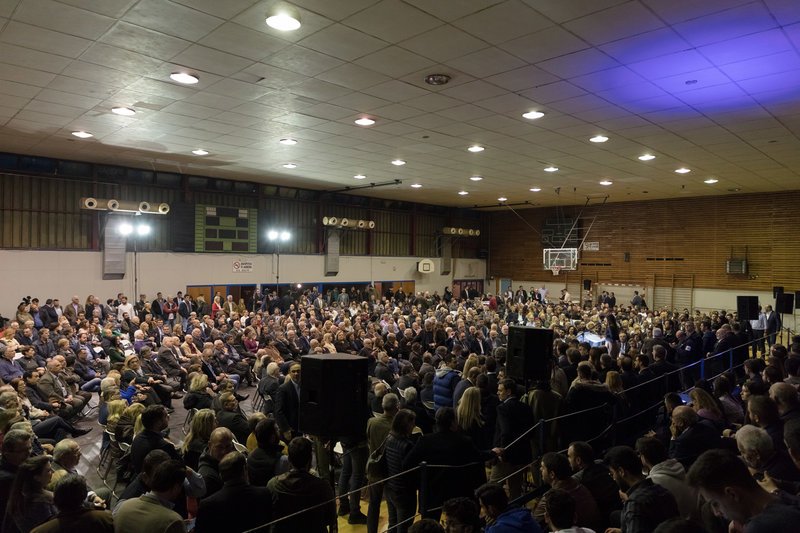 Το γήπεδο ήταν ασφυκτικά γεμάτο από 2000 άτομα