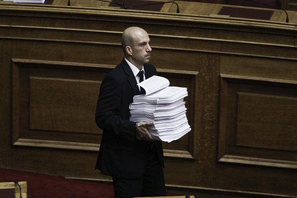 Τα παίζει όλα απόψε ο Τσίπρας, δείτε Live Βουλή | iefimerida.gr 1