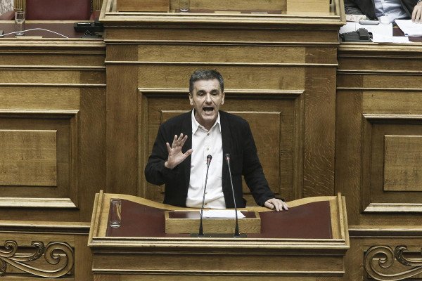 Ο Τσακαλώτος ξαφνικά αγρίεψε -«Τι του κάνατε του Ευκλείδη;», φωνάζει το twitter | iefimerida.gr 0