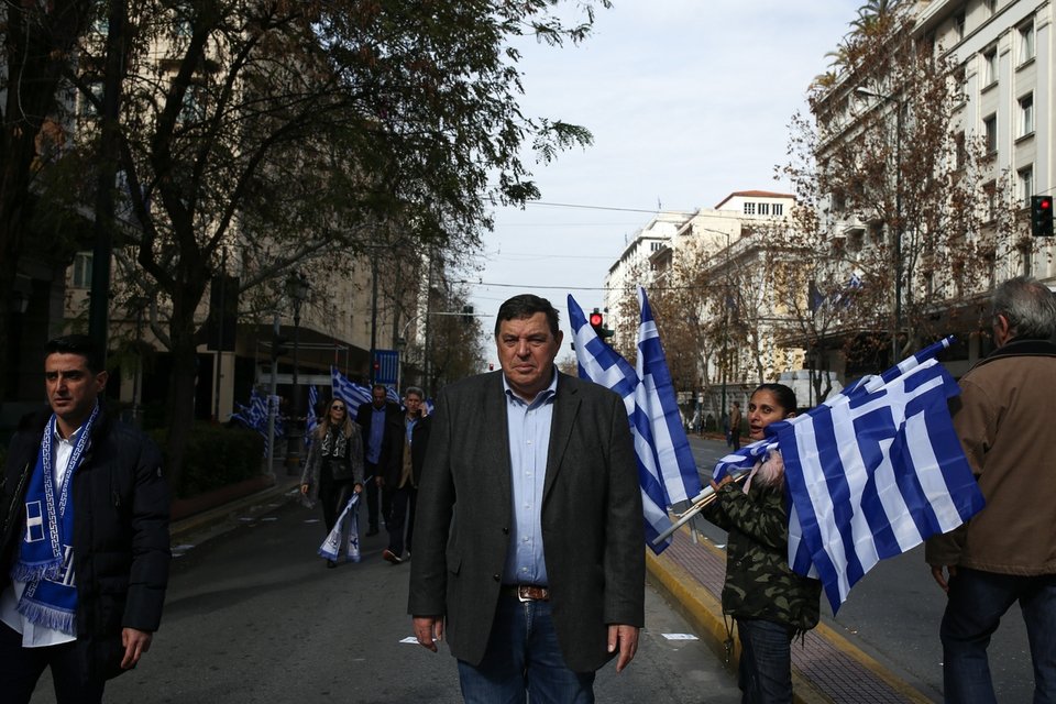 Στο συλλαλητήριο του Συντάγματος και ο Φράγκος Φραγκούλης [εικόνες] | iefimerida.gr 0