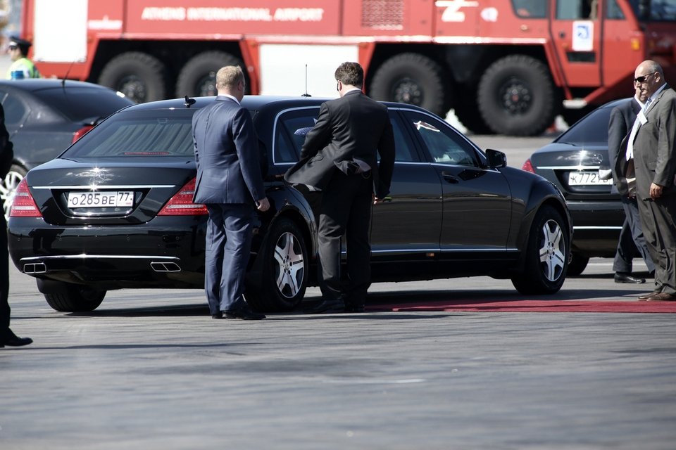 Η θωρακισμένη λιμουζίνα του Πούτιν -Το ρωσικό «Beast» [εικόνες-βίντεο] | iefimerida.gr 6