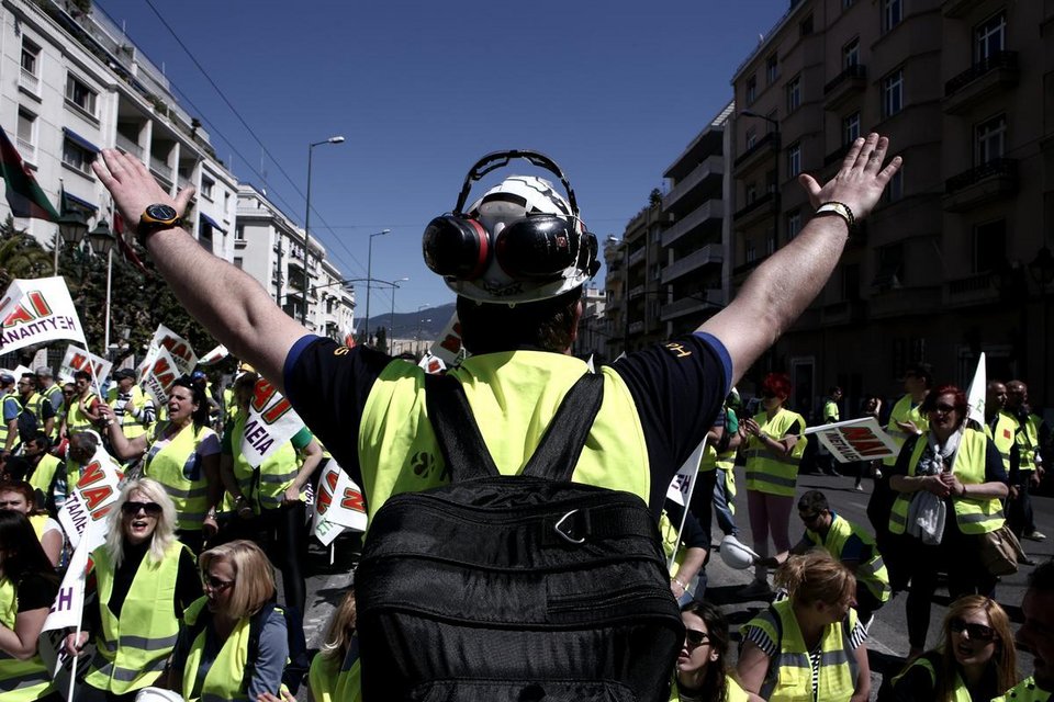 Μεταλλωρύχοι: Θέλουμε δουλειά για τις οικογένειές μας -Θα μείνουμε εδώ για όσο χρειαστεί [εικόνες & βίντεο] | iefimerida.gr 0