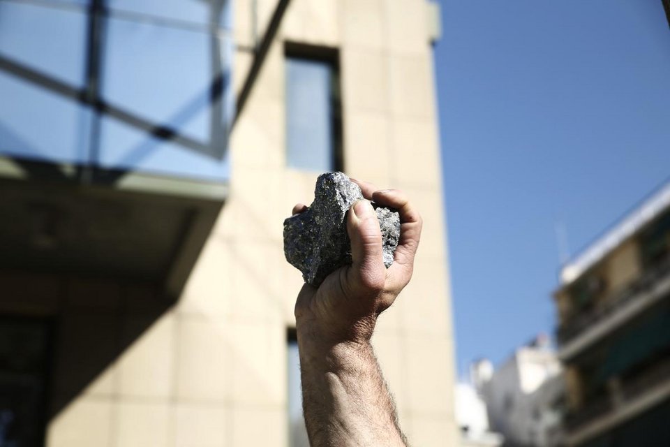 Μεταλλωρύχοι: Θέλουμε δουλειά για τις οικογένειές μας -Θα μείνουμε εδώ για όσο χρειαστεί [εικόνες & βίντεο] | iefimerida.gr 3