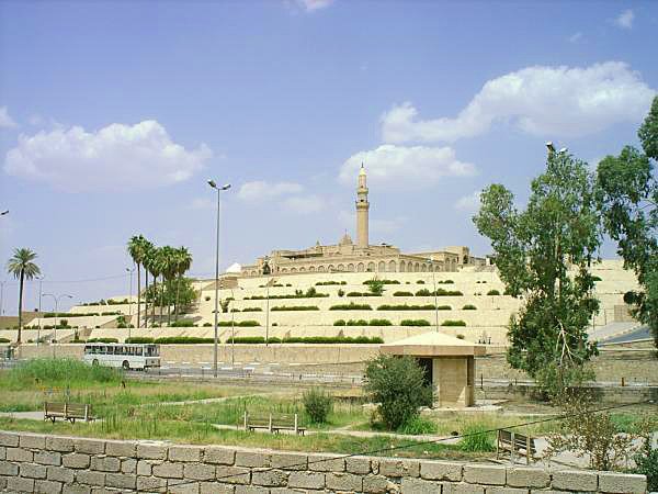 Σκάνδαλα, γκάφες, αναποδιές  που συγκλόνισαν τον κόσμο της τέχνης το 2014 [εικόνες] | iefimerida.gr 2