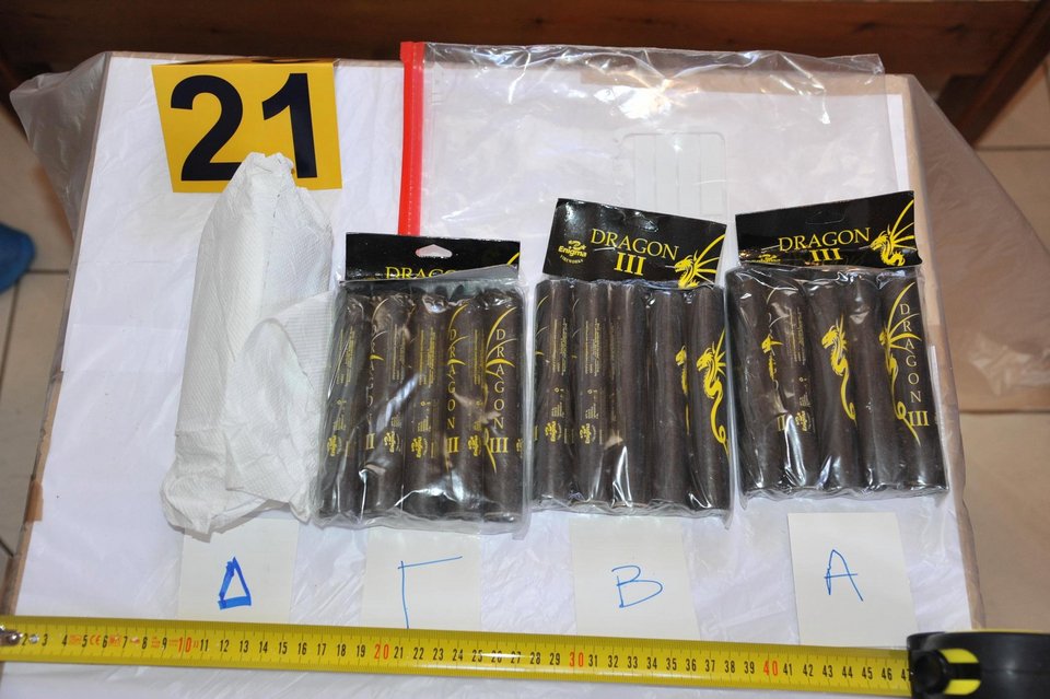 Εργαστήριο παρασκευής βομβών η γιάφκα του Ξηρού στο Λουτράκι – Ολα όσα βρήκαν οι Αρχές [εικόνες] | iefimerida.gr 5