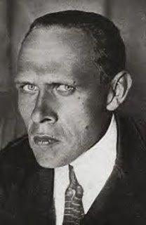 Μπαρίσνικοφ, Ντεφό και Γουίλσον φέρνουν στην Αθήνα το συγκλονιστικό έργο του Χαρμς που πέθανε σε γκουλάγκ [εικόνες] | iefimerida.gr 2