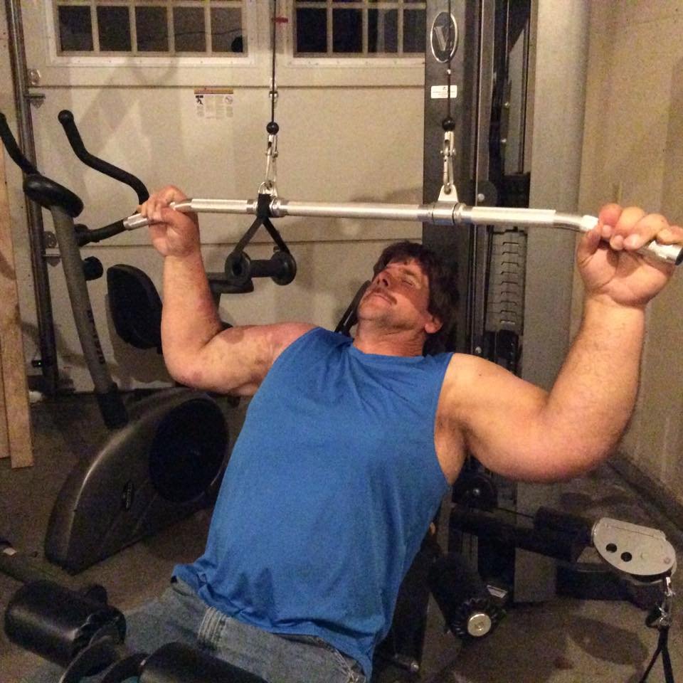 Ο σύγχρονος Ποπάυ με τα τεράστια χέρια [εικόνες] | iefimerida.gr 0